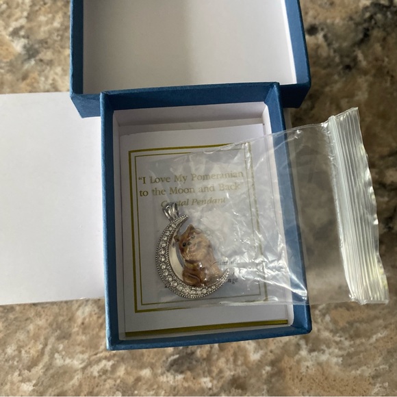 Swarovski Crystal ‘I Love My Pomeranian to the Moon and Back’ Pendant Necklace - Picture 4 of 8